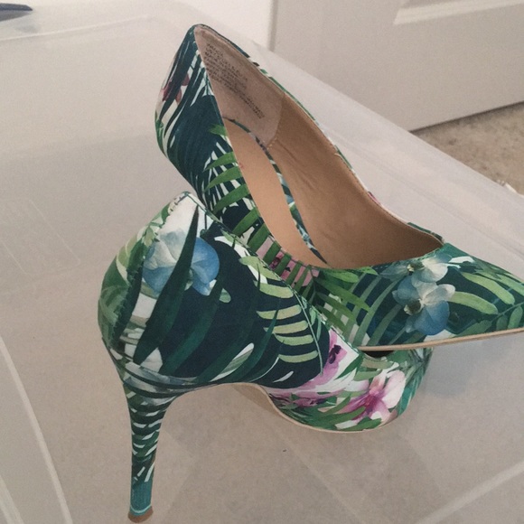 Summer floral heels - Picture 2 of 3
